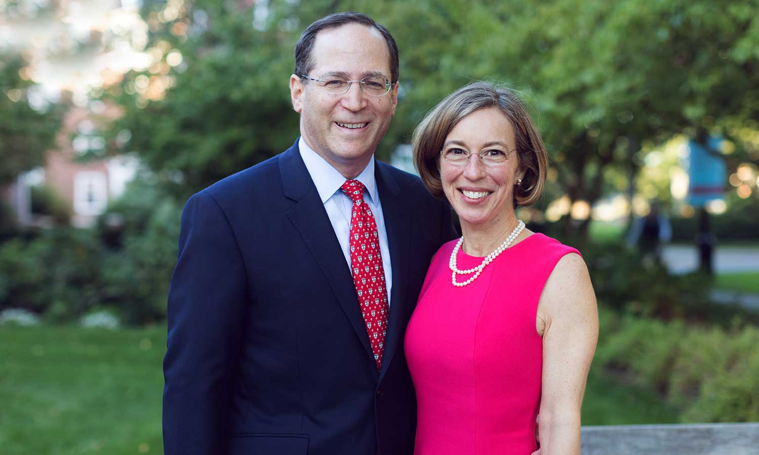 Jeannie and Jonathan Lavine establish the Lavine Family Fund for Preventative Cancer Therapies.
